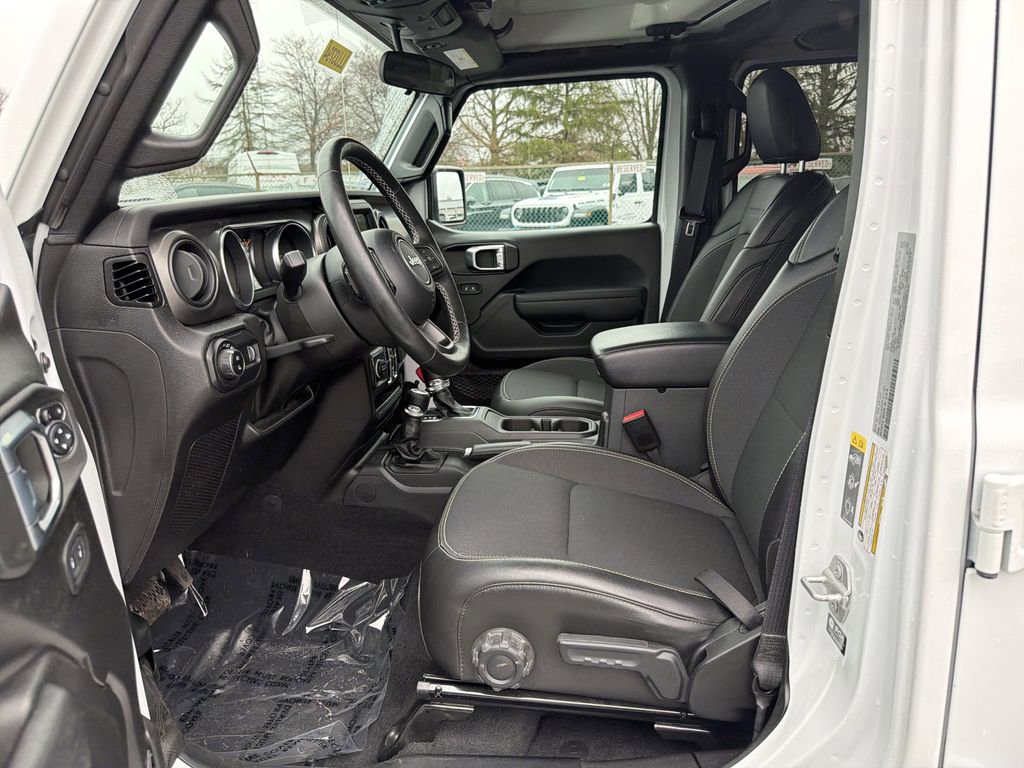 Used 2023 Jeep Gladiator Sport AWD/4WD image 11