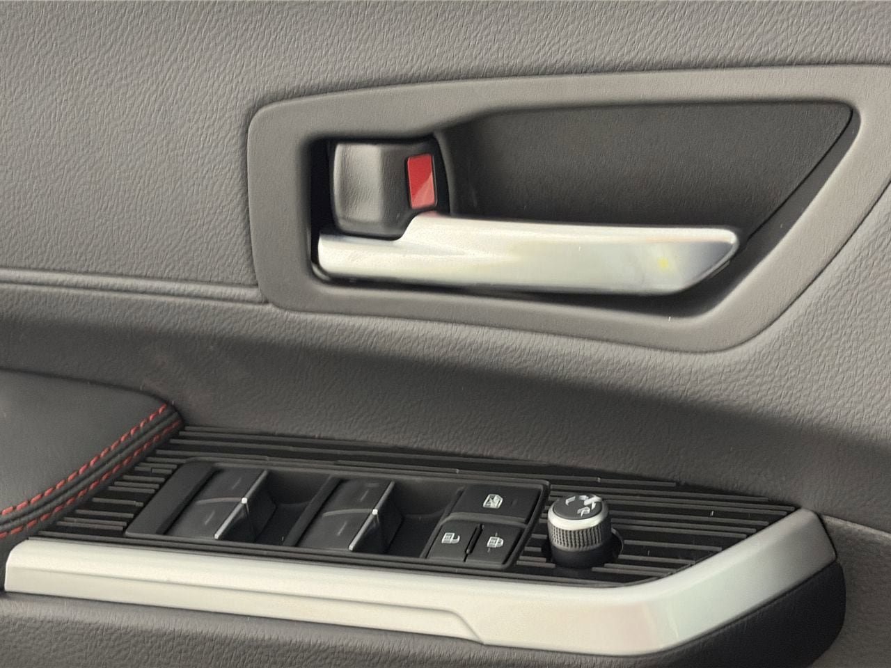 New 2026 Toyota Sienna XSE AWD/4WD image 18
