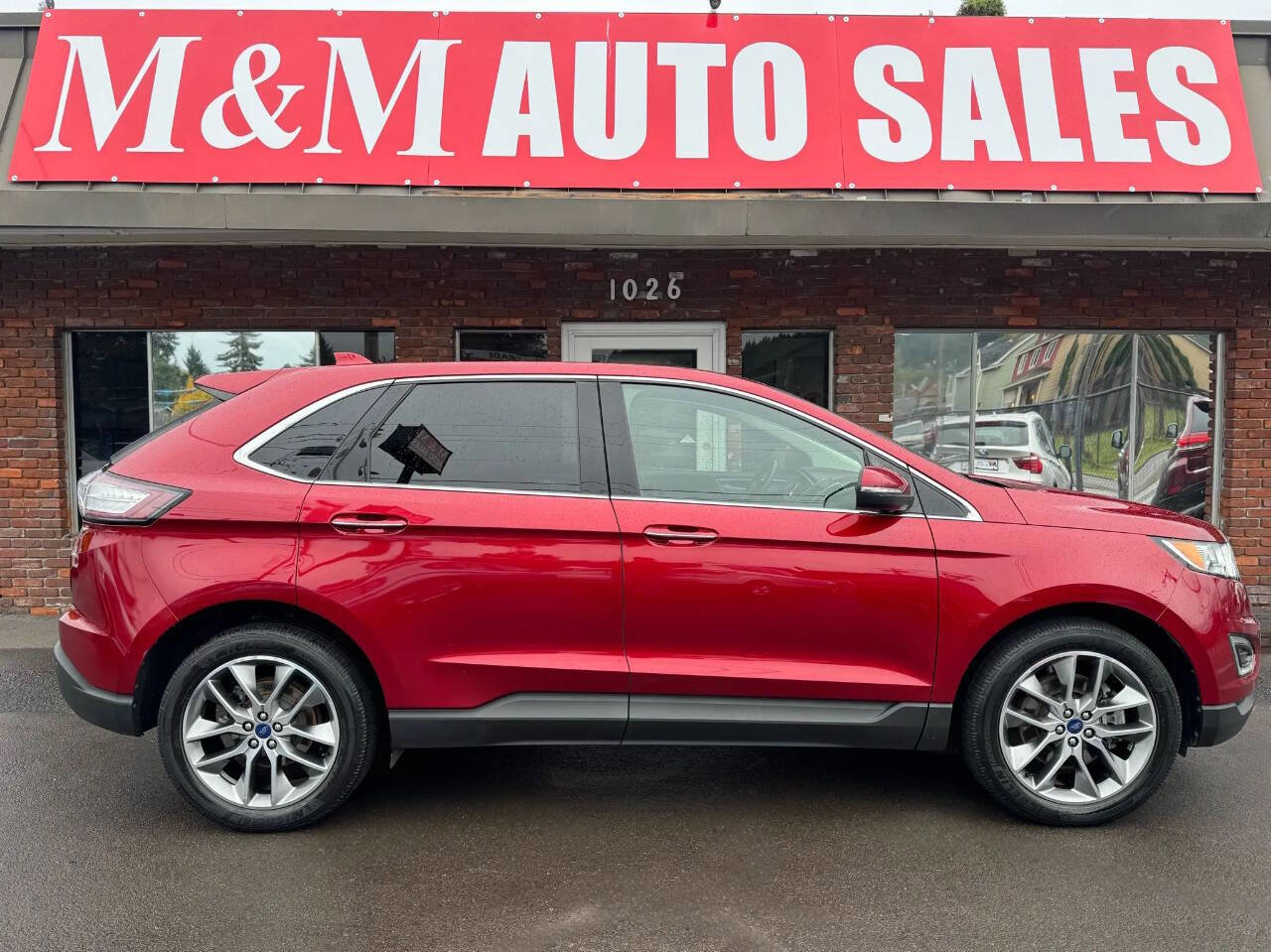 Used 2017 Ford Edge Titanium w/ Equipment Group 301A image 2