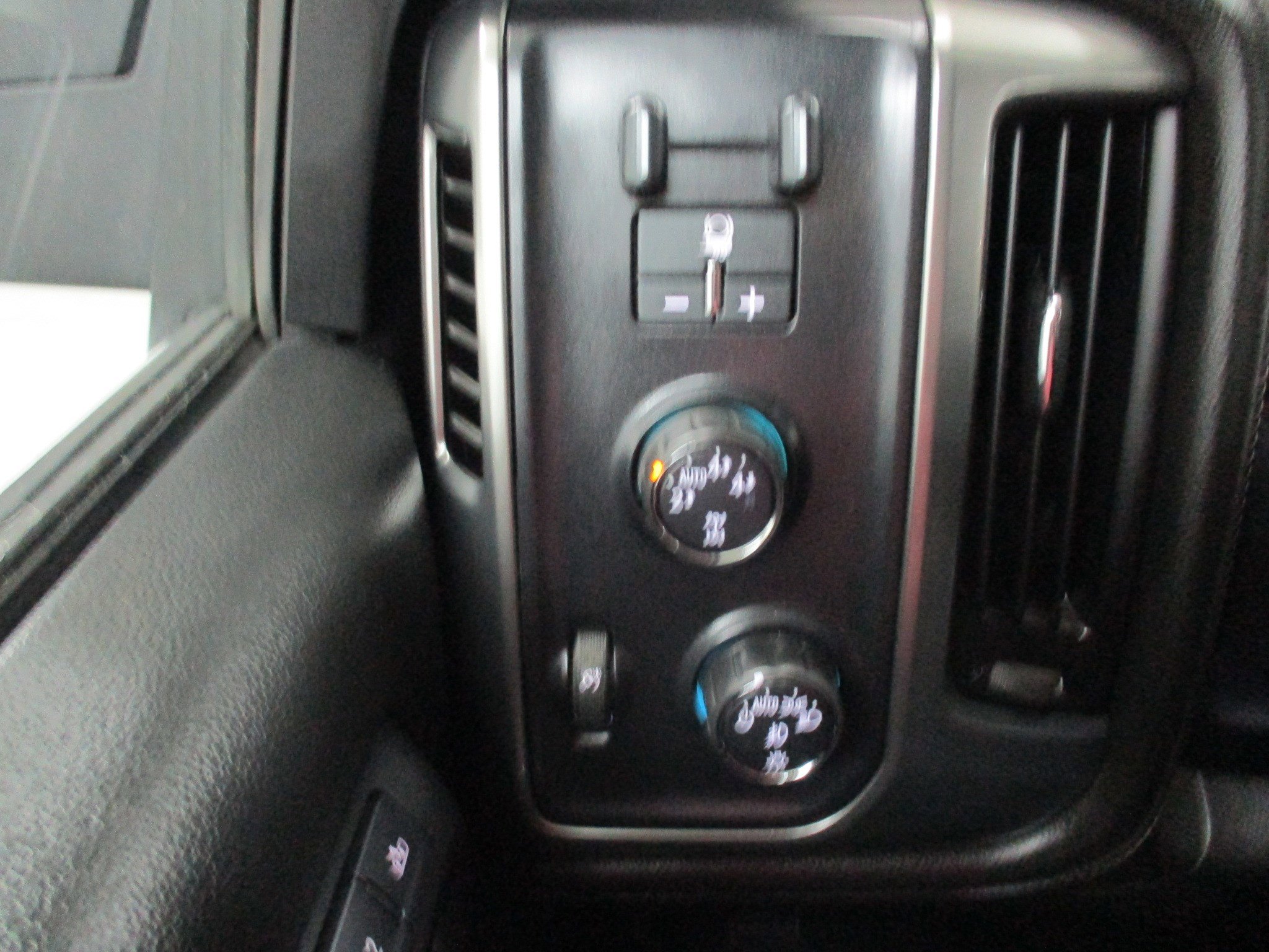 Used 2016 Chevrolet Silverado 1500 LTZ Z71 w/ LTZ Plus Package image 20