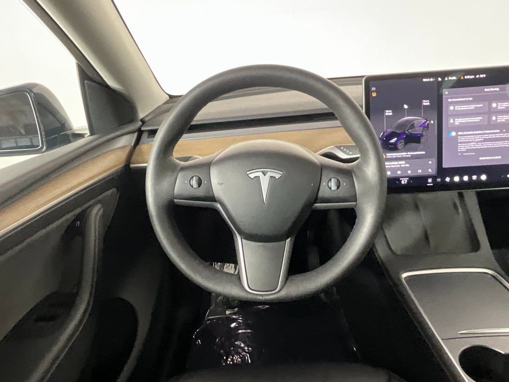 Used 2024 Tesla Model Y Long Range image 11