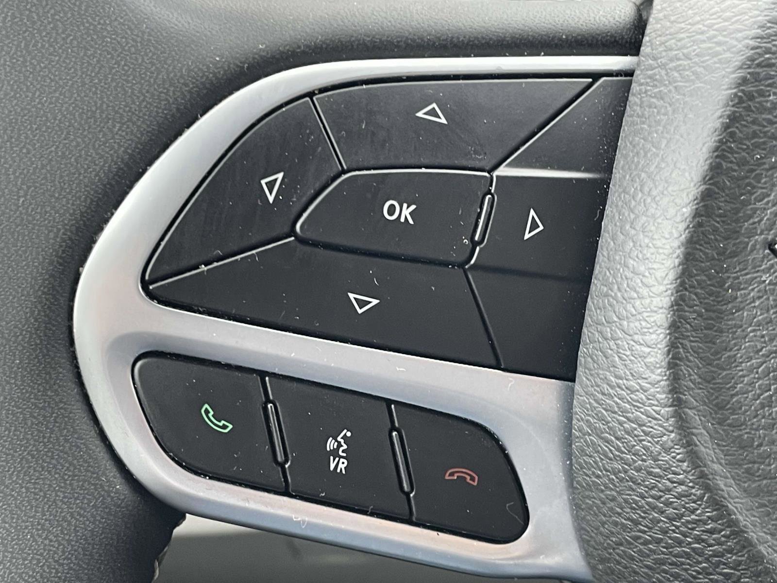 Certified 2024 Chrysler Pacifica Touring-L image 7