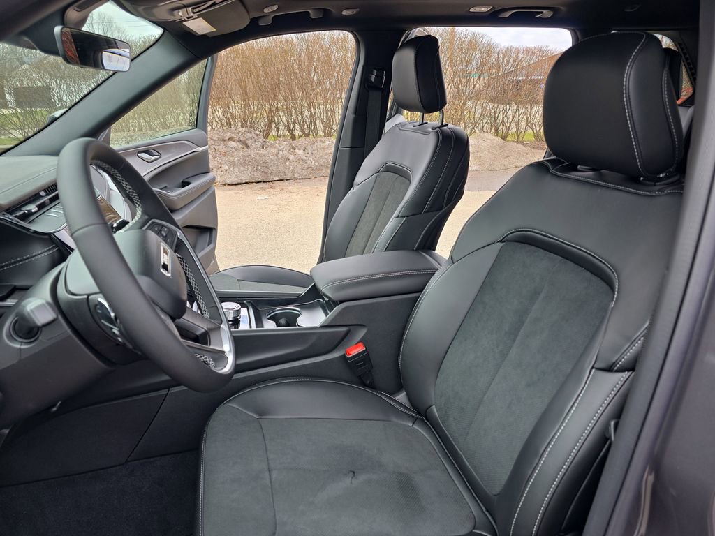 New 2026 Jeep Grand Cherokee Altitude image 15