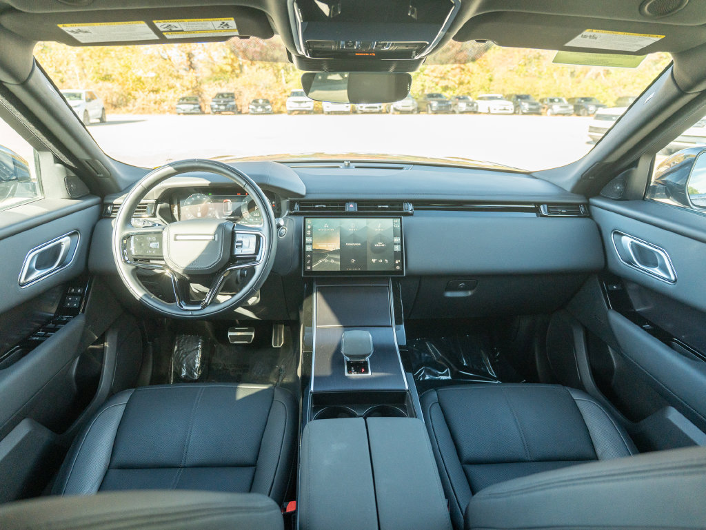 Certified 2026 Land Rover Range Rover Velar Dynamic SE AWD/4WD image 18
