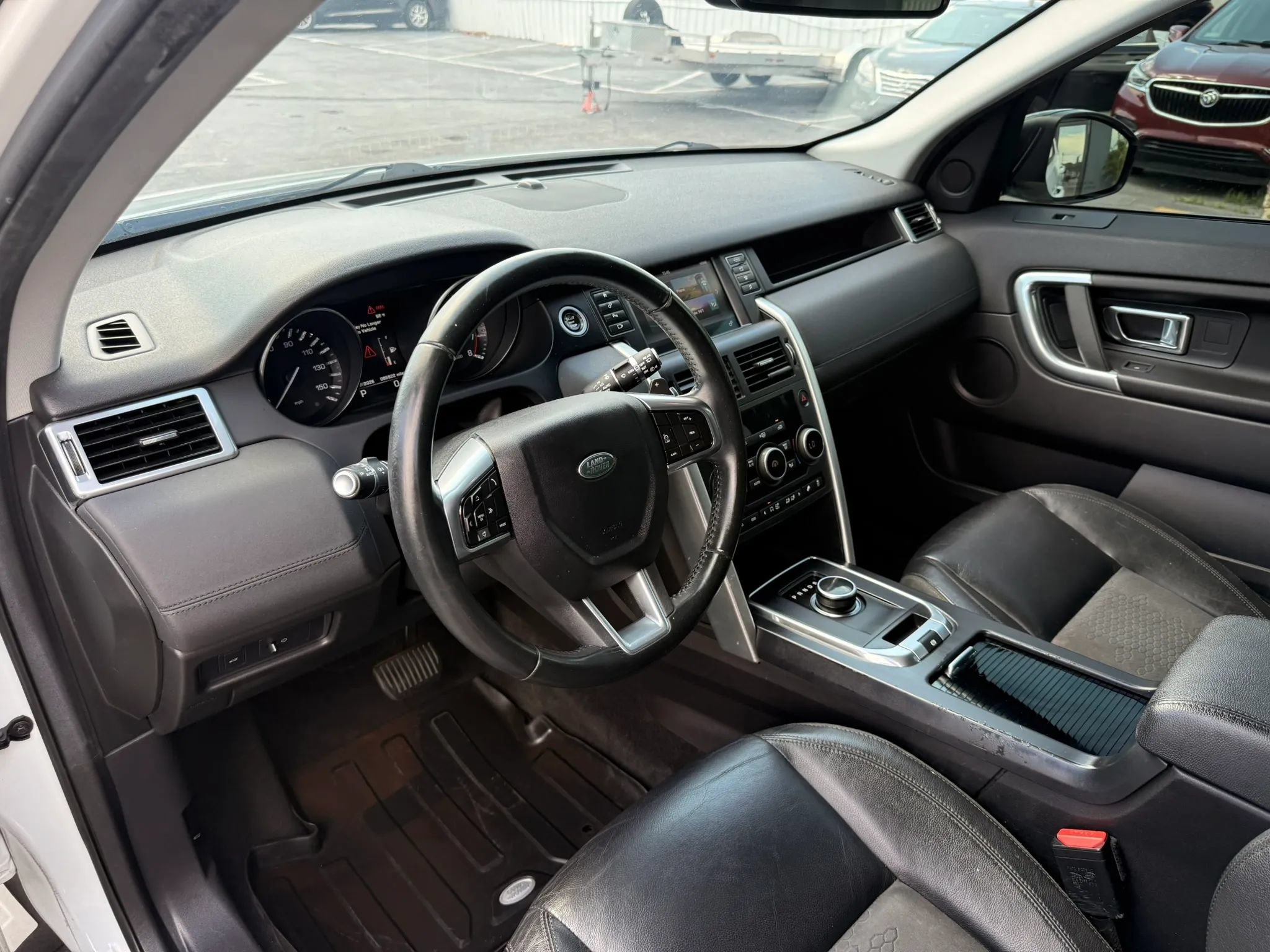 Used 2016 Land Rover Discovery Sport SE AWD/4WD image 10