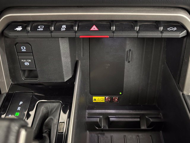 Used 2025 Toyota Tundra Limited AWD/4WD image 16
