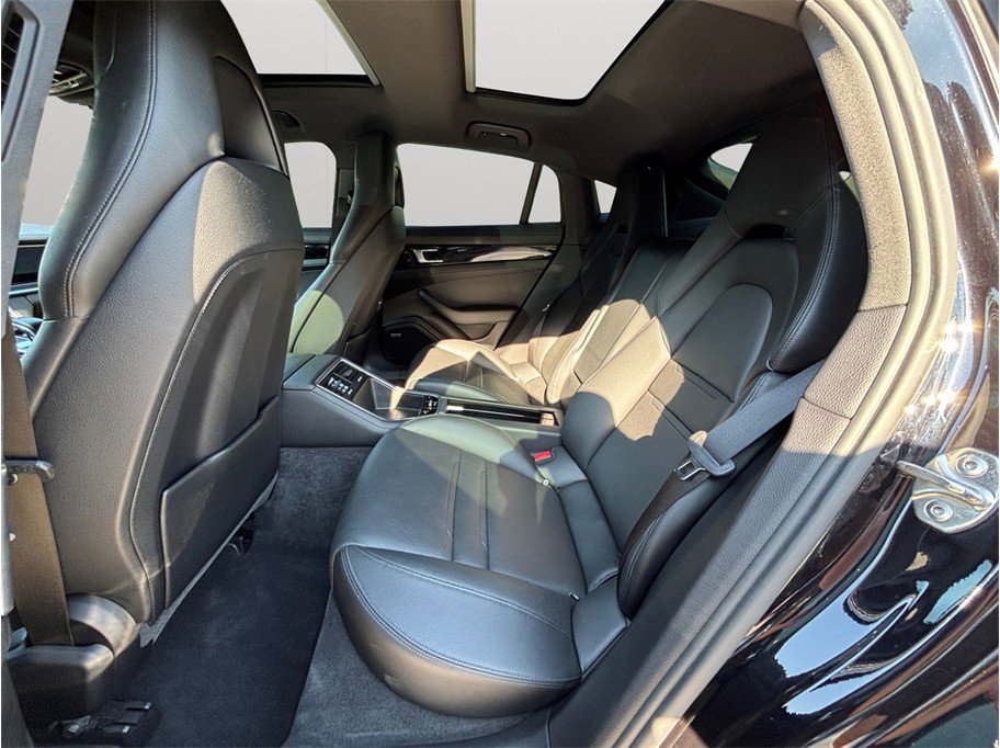Used 2018 Porsche Panamera 4S image 40