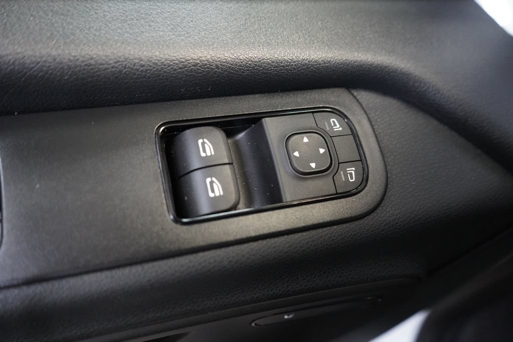 Used 2025 Mercedes-Benz Sprinter 2500 image 33