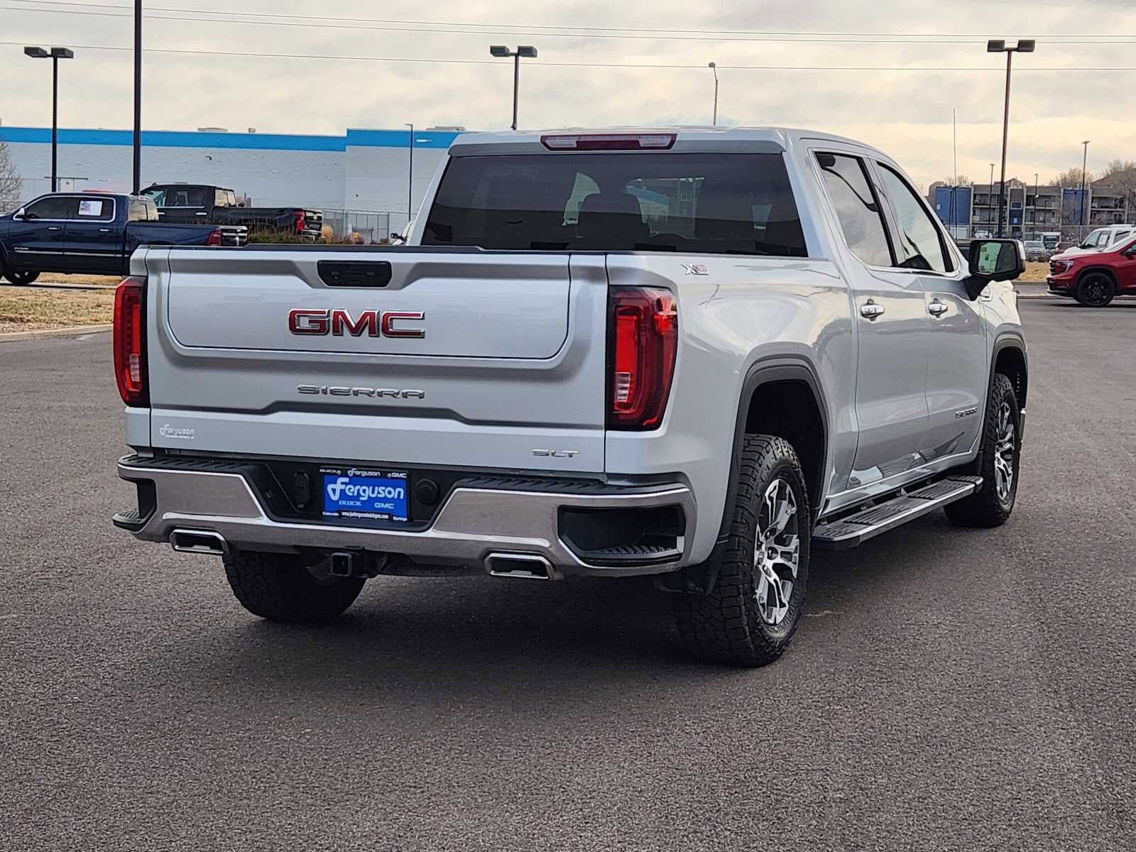 Used 2022 GMC Sierra 1500 SLT w/ SLT Convenience Package AWD/4WD image 3