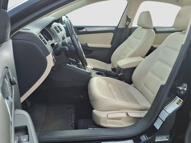 Used 2017 Volkswagen Jetta SE FWD image 9