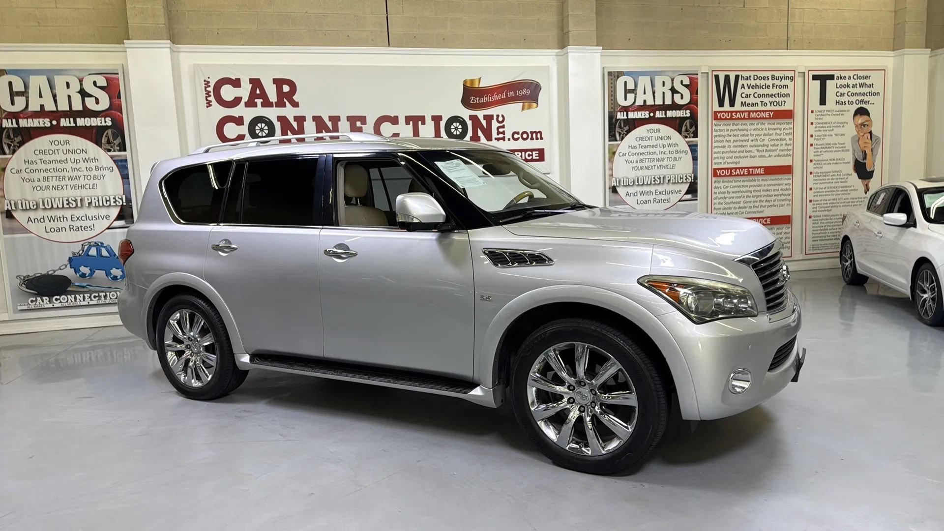 Used 2013 INFINITI QX56 2WD image 5