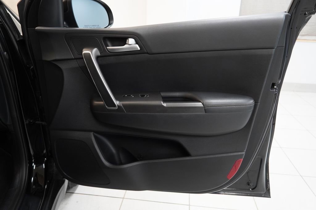 Used 2017 Kia Sportage LX w/ LX Popular Package image 31