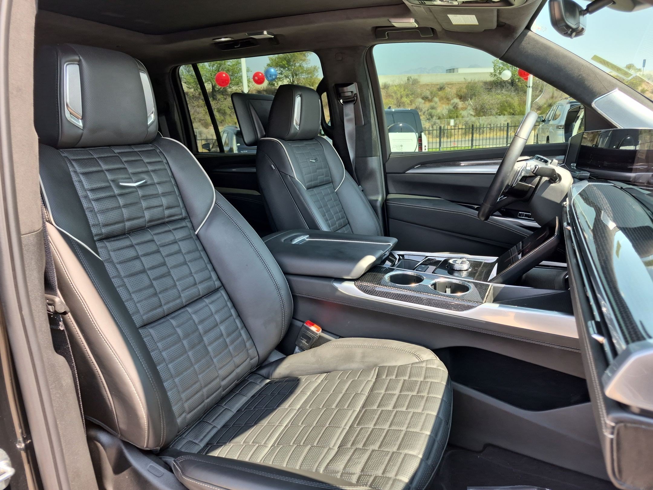 Certified 2025 Cadillac Escalade ESV V AWD/4WD image 36