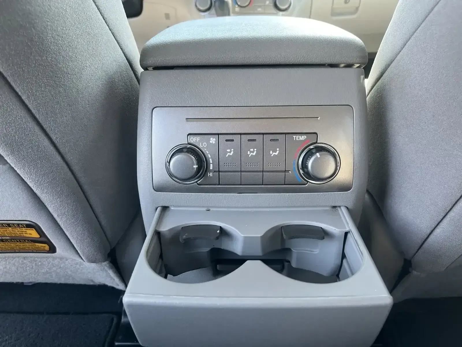 Used 2013 Toyota Highlander FWD w/ Cold Weather Pkg image 14