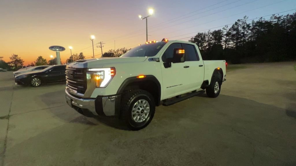 Used 2024 GMC Sierra 2500 Pro w/ 1SA Pro Safety Plus Package AWD/4WD image 2