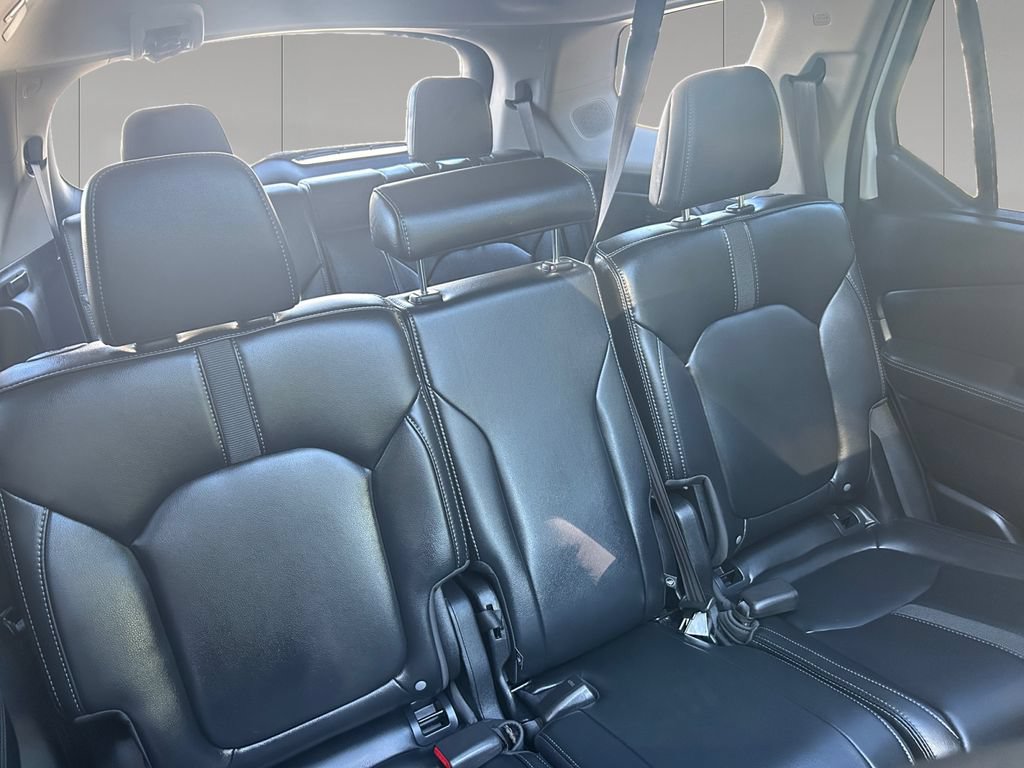 Used 2025 Honda Pilot Touring image 18