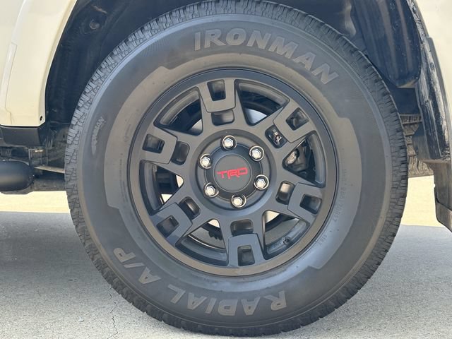 Used 2022 Toyota 4Runner SR5 Premium w/ Moonroof Package RWD image 8