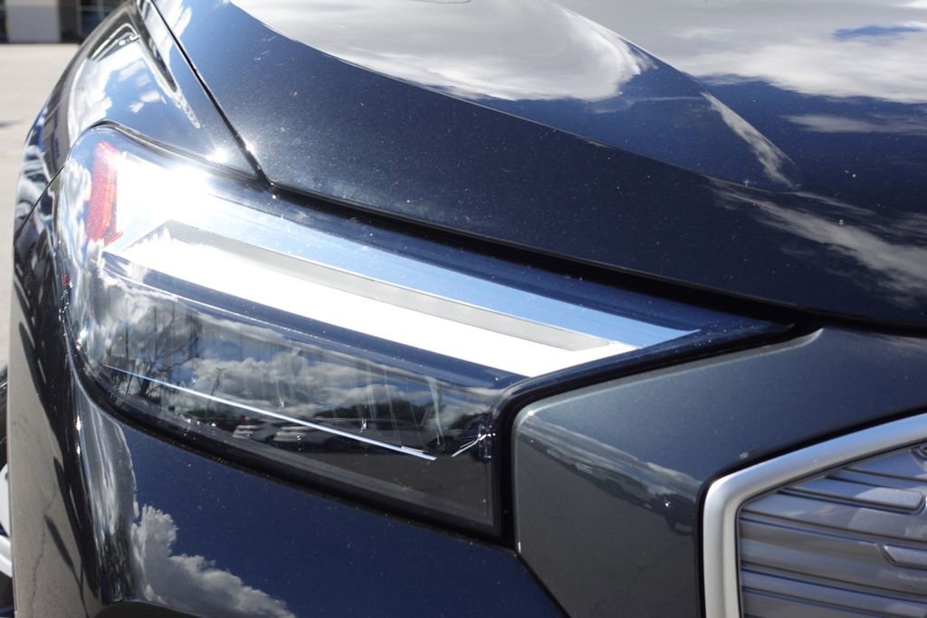 Used 2023 Audi Q4 e-tron Premium Plus w/ Premium Plus image 3