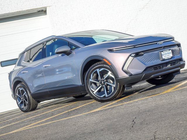 New 2026 Chevrolet Equinox EV LT image 3