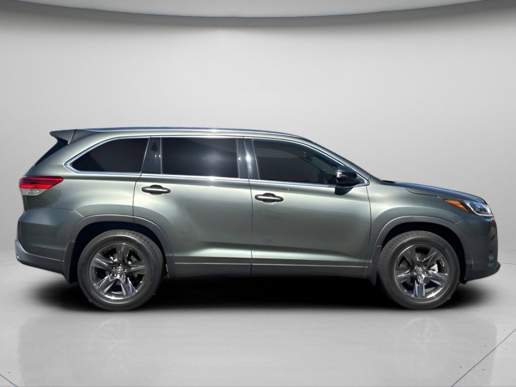 Used 2019 Toyota Highlander Limited Platinum AWD/4WD image 3
