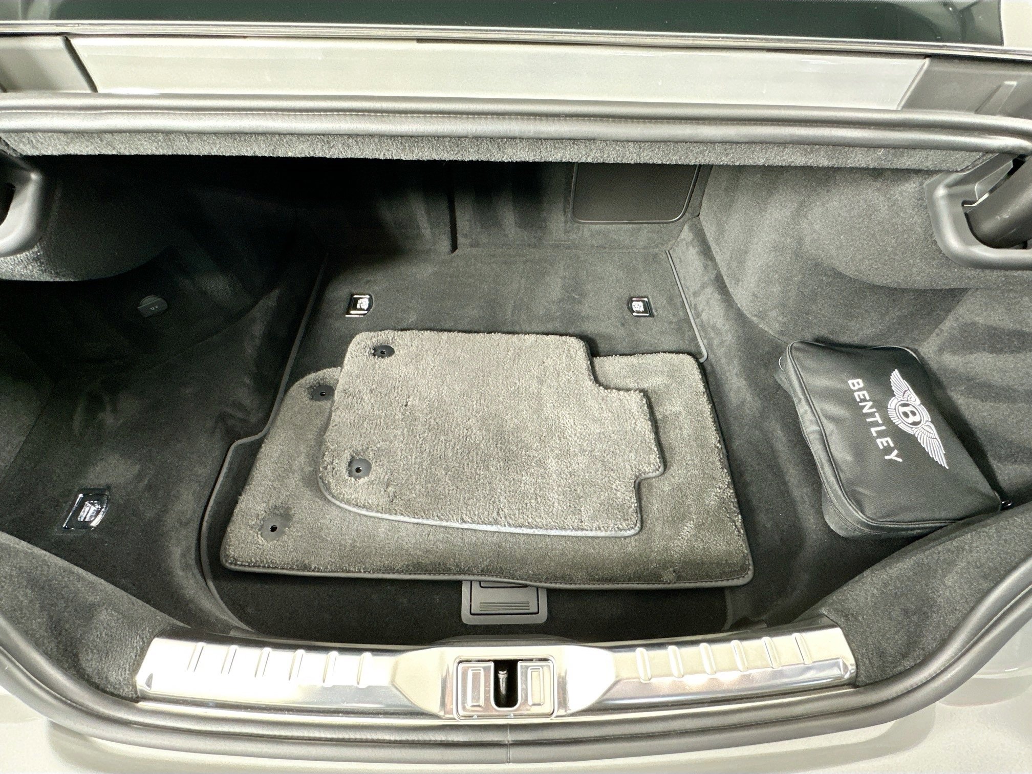 Certified 2024 Bentley Continental GT Azure image 28