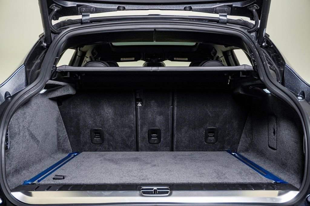 New 2026 Aston Martin DBX 707 image 31