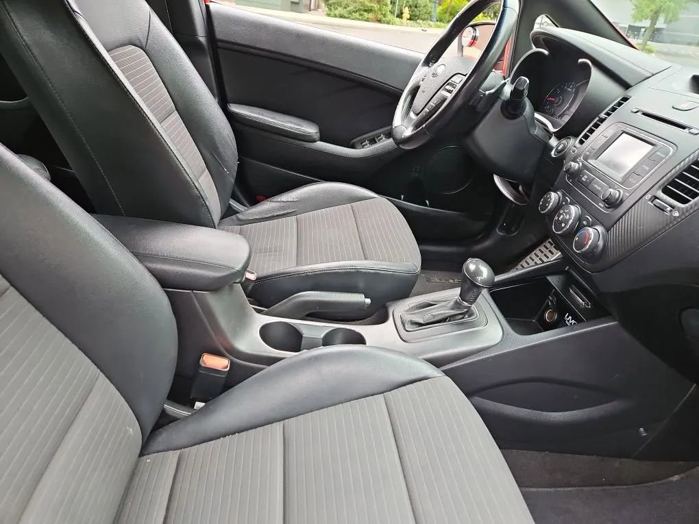 Used 2015 Kia Forte SX image 11