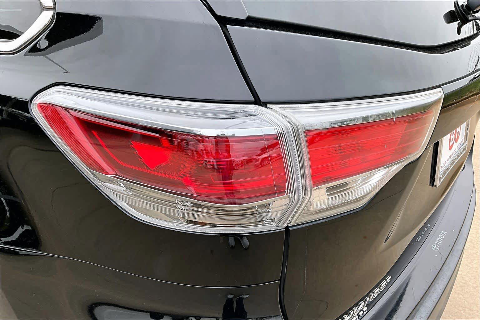 Used 2015 Toyota Highlander XLE AWD/4WD image 29