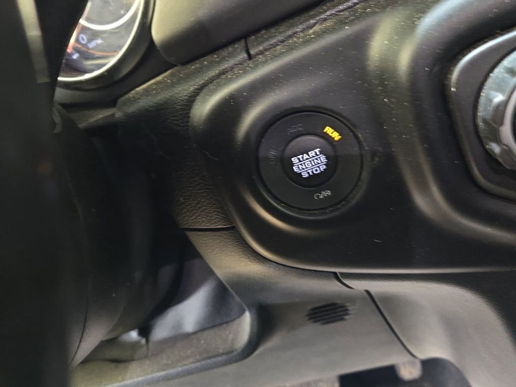 Used 2021 Jeep Wrangler Willys image 14