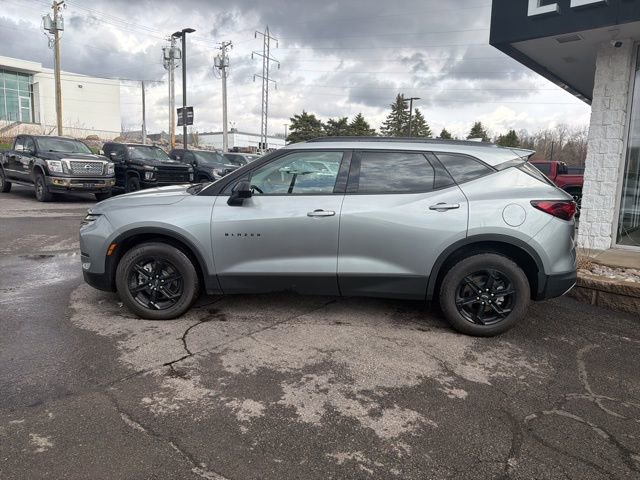 Used 2025 Chevrolet Blazer LT w/ Midnight/Sport Edition image 2
