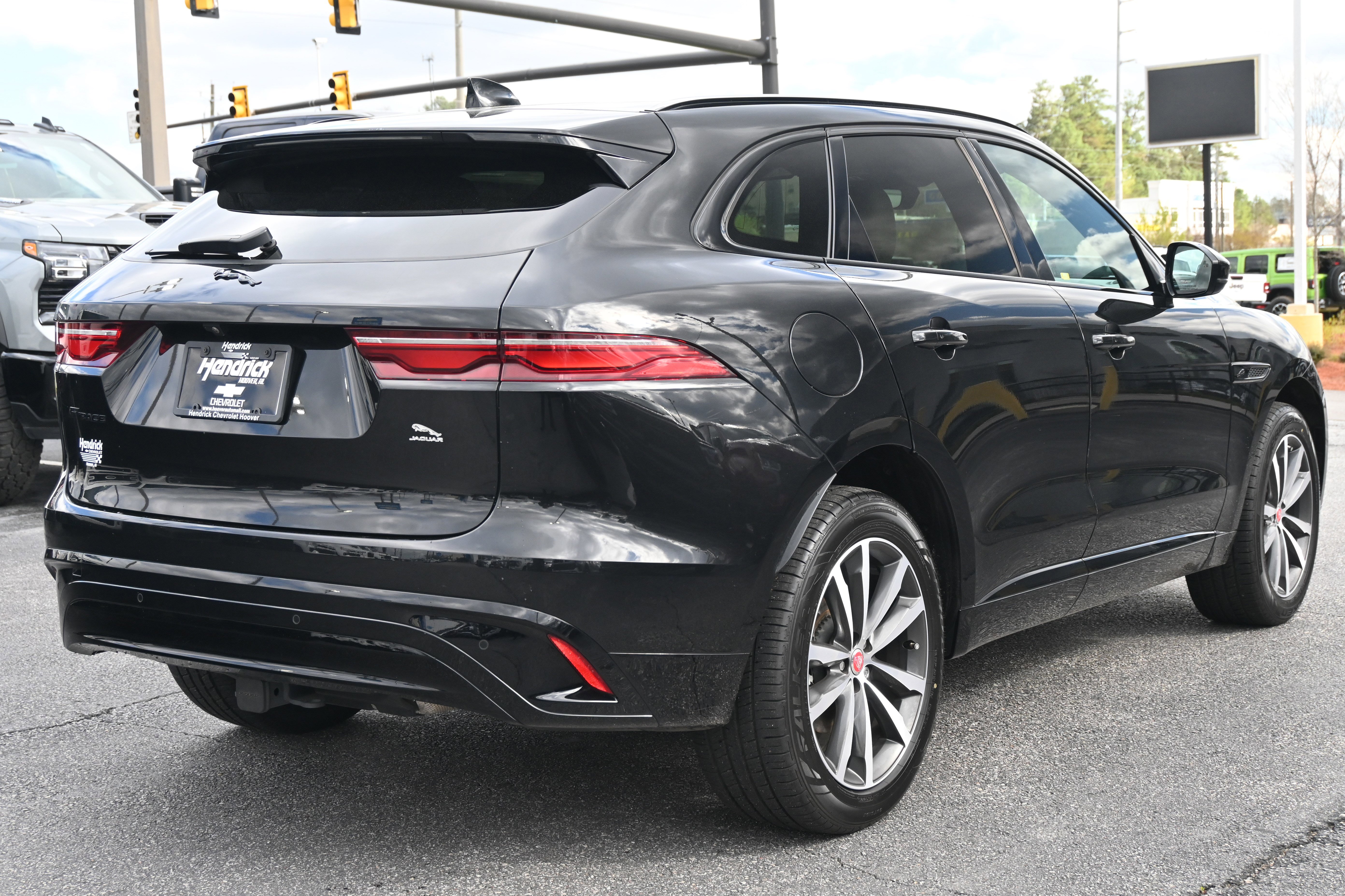 Used 2023 Jaguar F-PACE S image 16