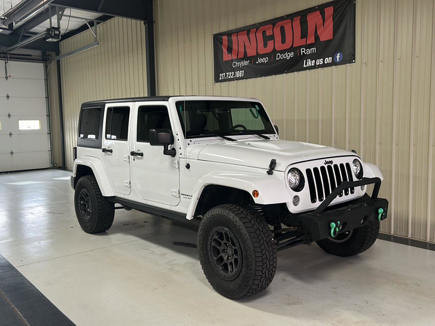 Used 2018 Jeep Wrangler Unlimited Sahara image 4