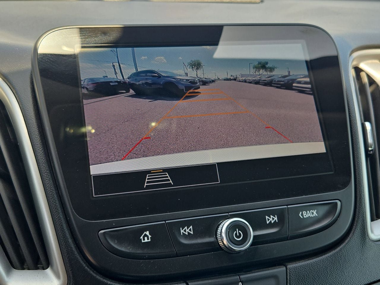 Used 2023 Chevrolet Malibu LT FWD image 23
