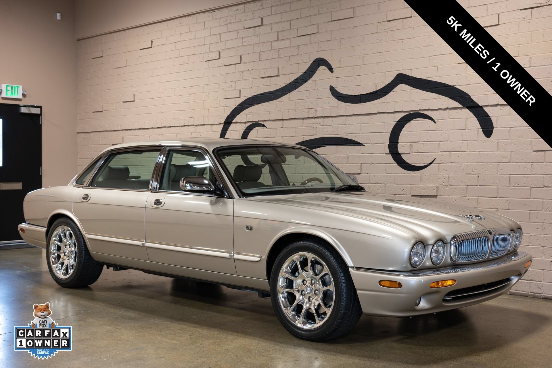 Used 2001 Jaguar XJ Supercharged RWD image 1