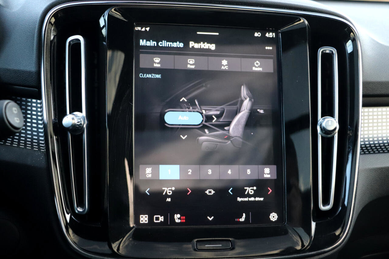 Used 2022 Volvo XC40 P8 Recharge Plus image 25