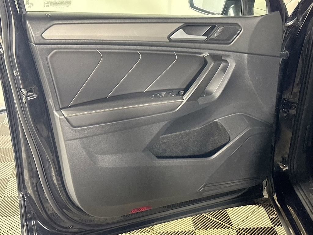 Certified 2022 Volkswagen Tiguan SE image 10
