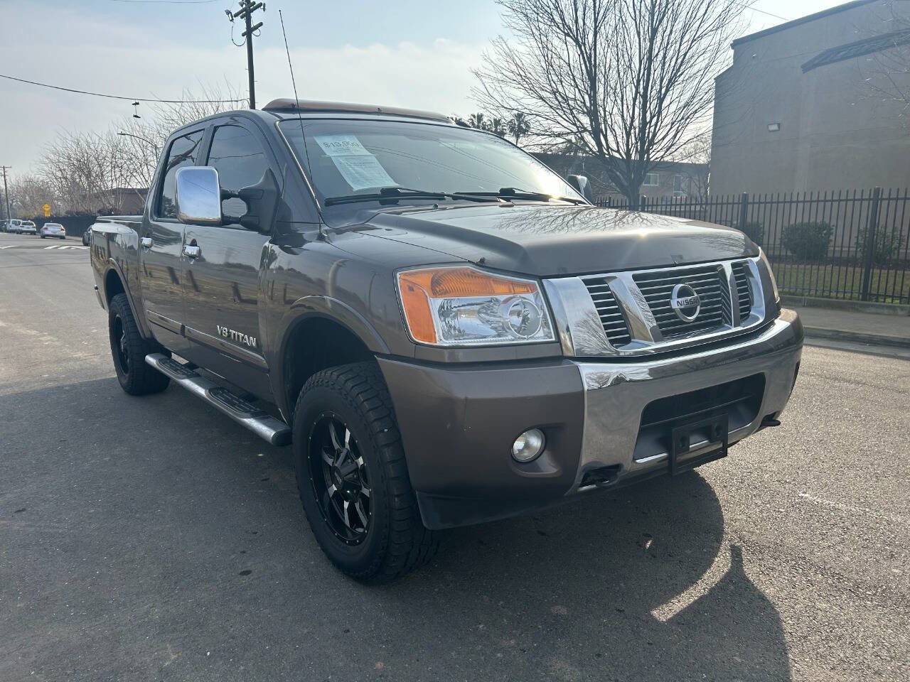 Used 2014 Nissan Titan SL w/ SL Moonroof Package image 7