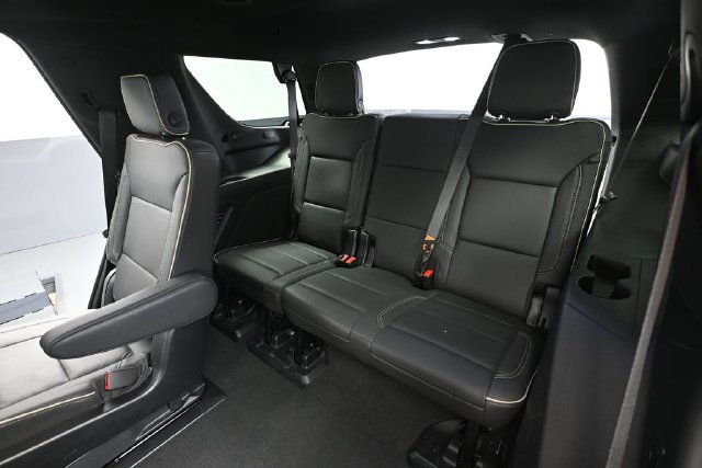 Used 2023 Chevrolet Tahoe Premier w/ Advanced Technology Package AWD/4WD image 33