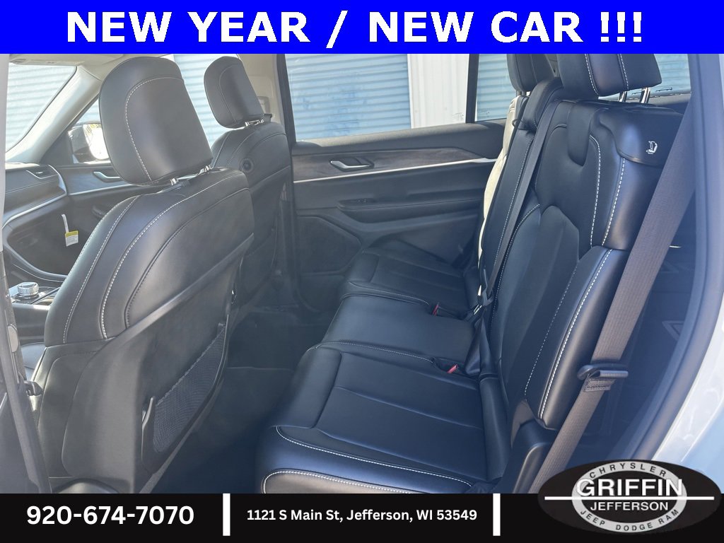 Used 2023 Jeep Grand Cherokee L Limited w/ Trailer Tow Group (B) image 8