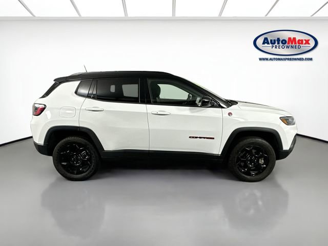 Used 2024 Jeep Compass Trailhawk image 9