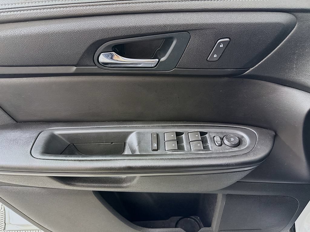 Used 2016 GMC Acadia SLE FWD image 17
