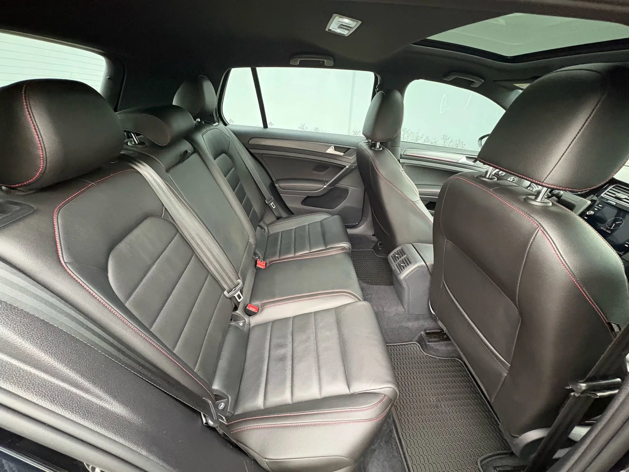 Used 2021 Volkswagen GTI Autobahn image 26