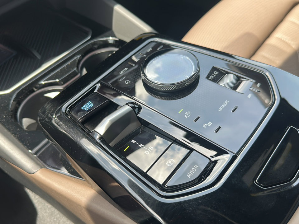 New 2026 BMW i5 eDrive40 image 25