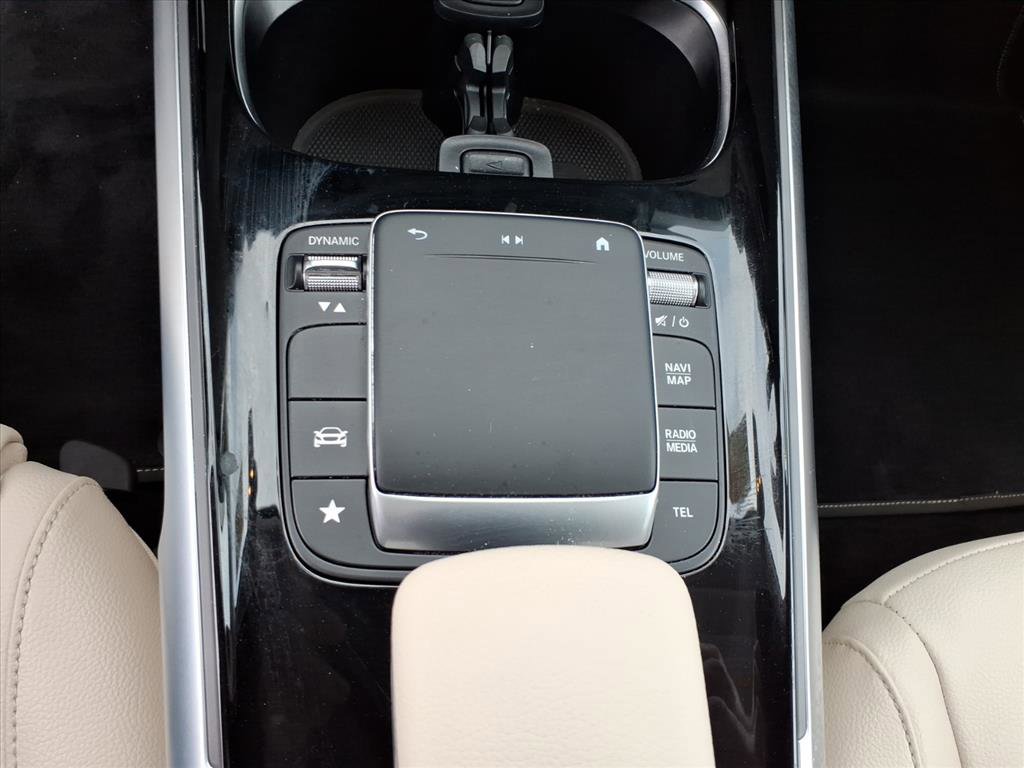 Certified 2022 Mercedes-Benz GLB 250 4MATIC image 19