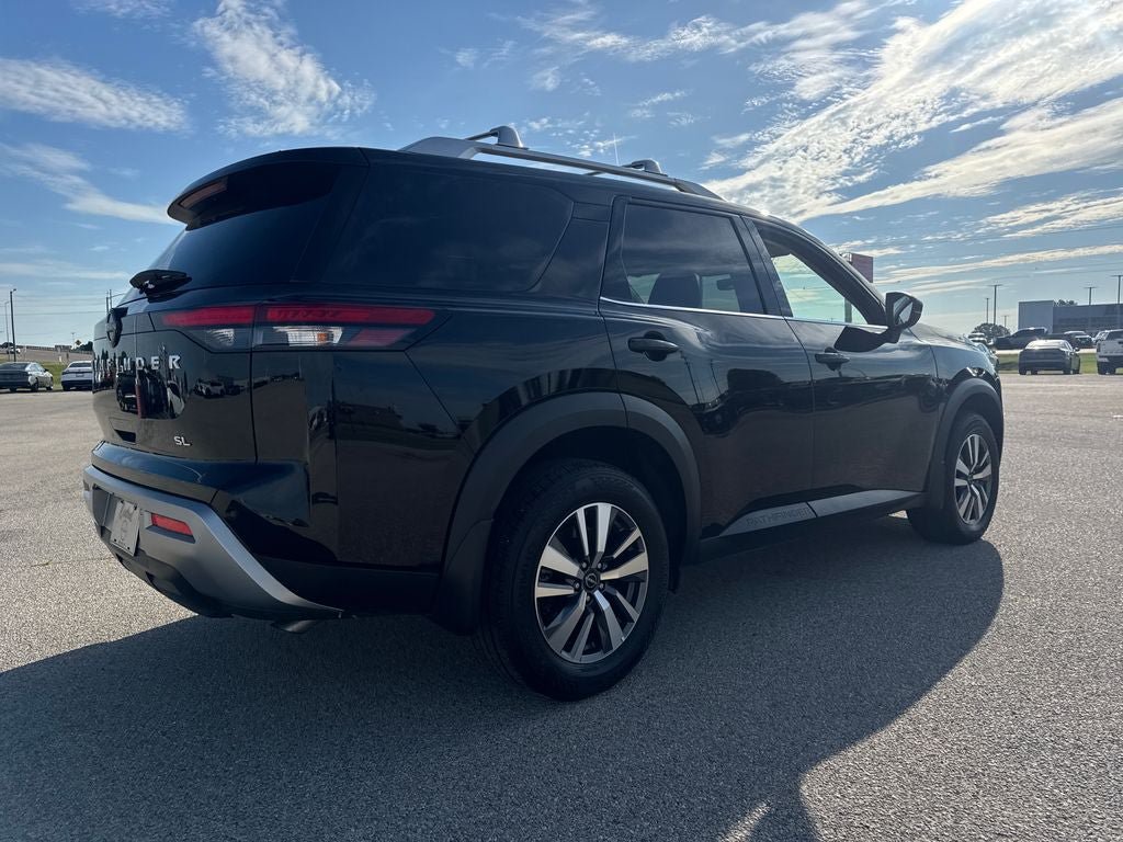 Used 2025 Nissan Pathfinder SL FWD image 6