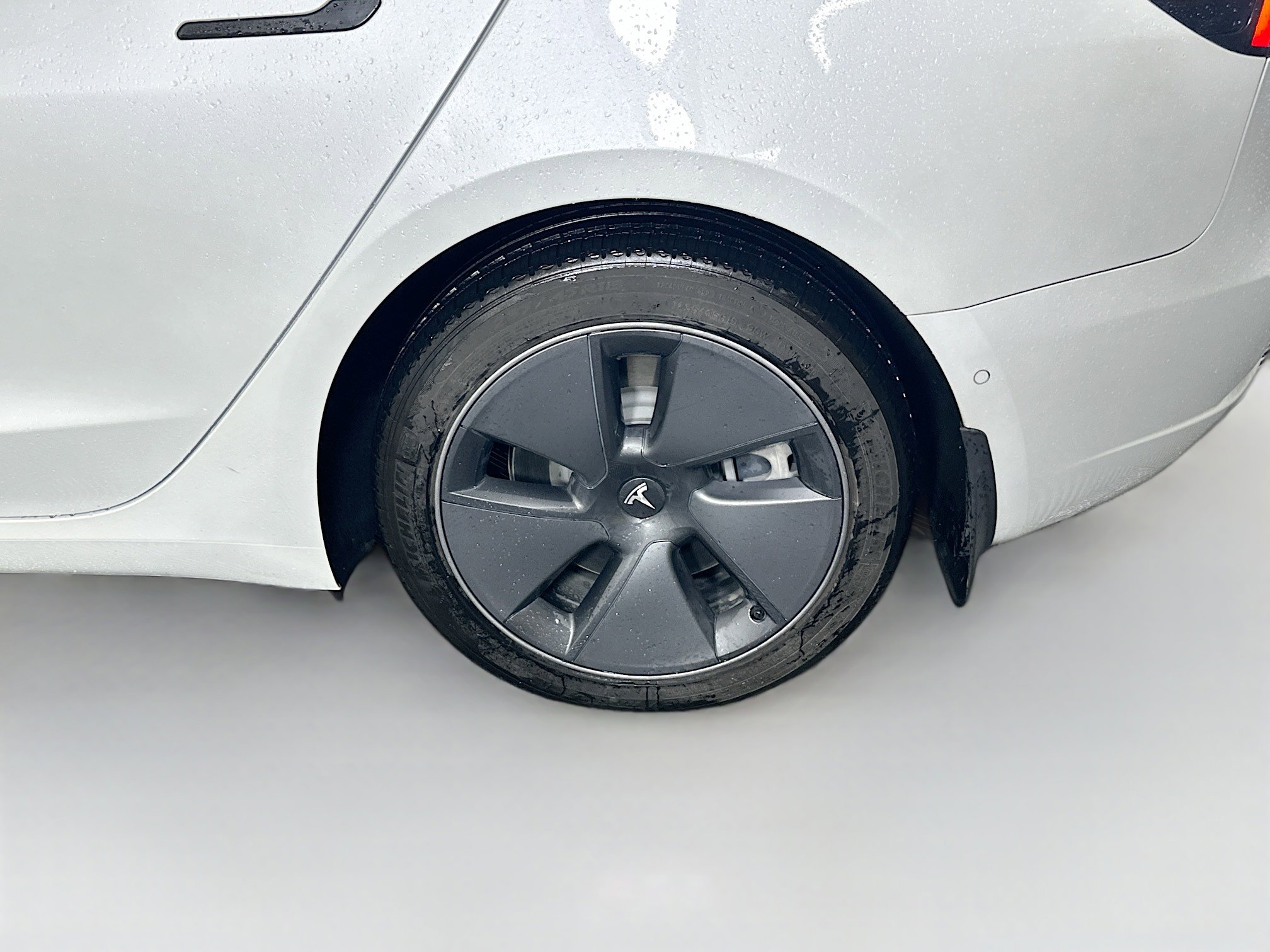 Used 2021 Tesla Model 3 Standard Range Plus image 11