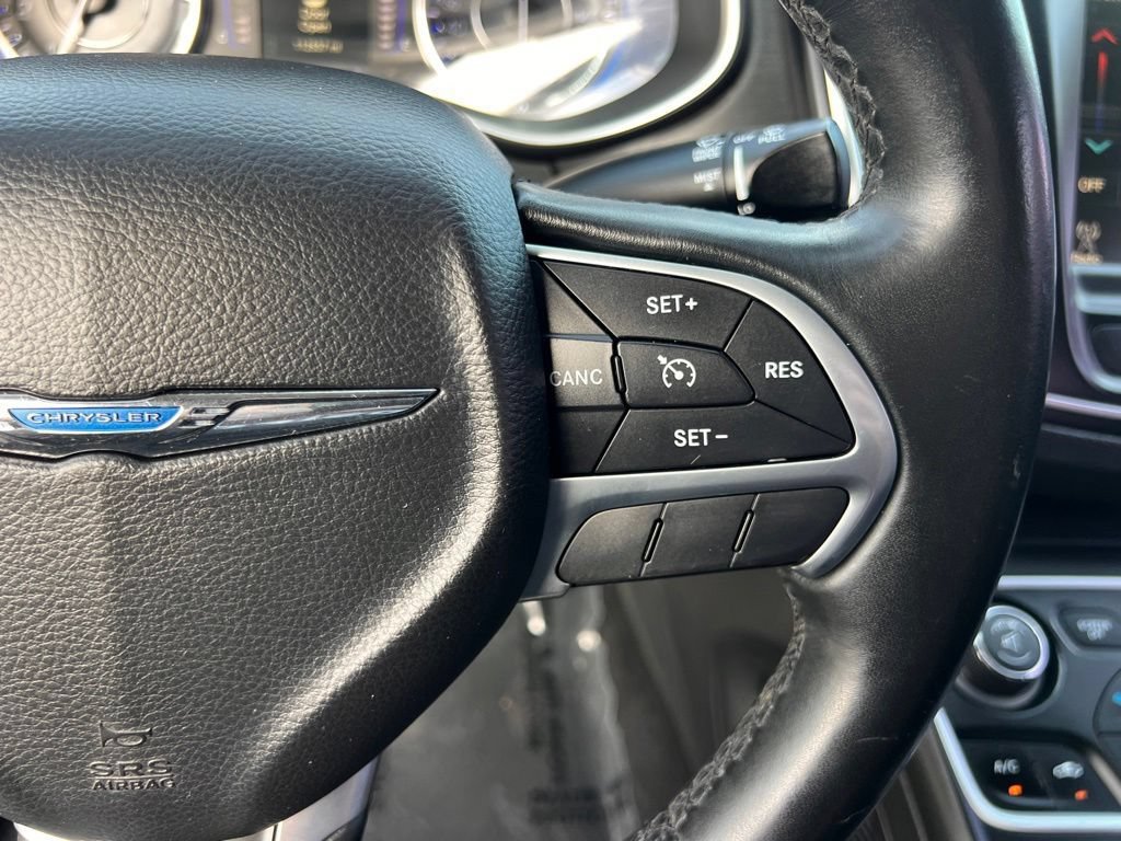 Used 2017 Chrysler 200 Limited Platinum FWD image 38