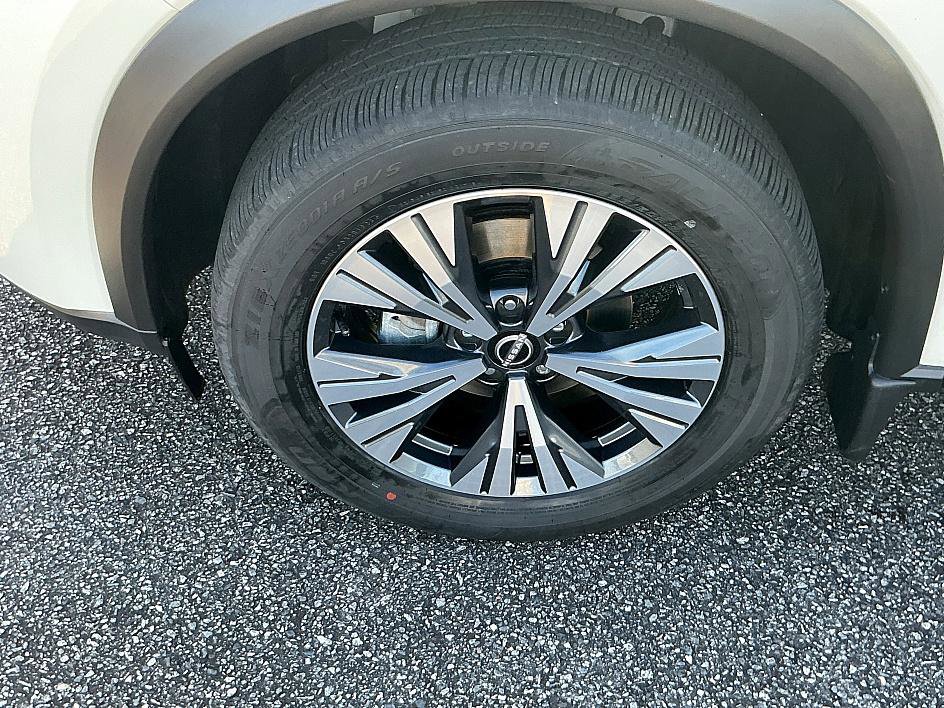 Certified 2023 Nissan Rogue SV w/ SV Premium B Package image 7