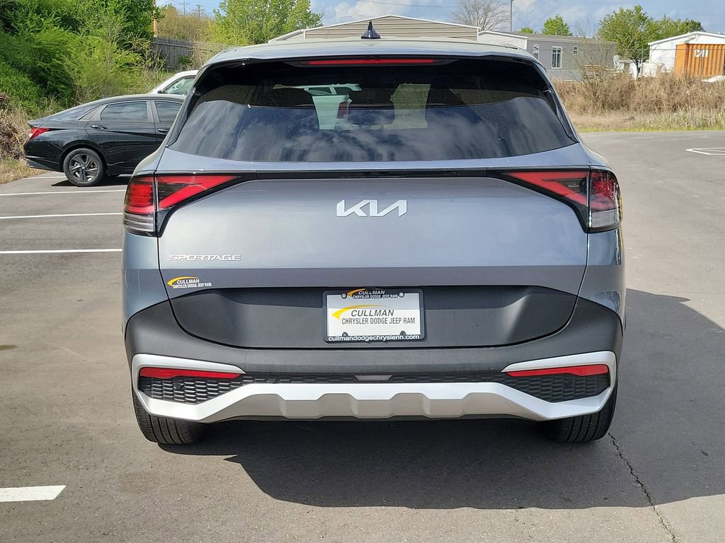 Used 2025 Kia Sportage EX FWD image 4
