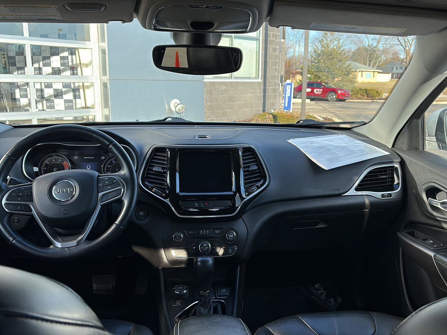 Used 2019 Jeep Cherokee Limited image 8